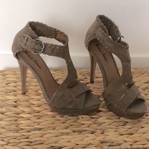 Sexy tan heels size 5.5